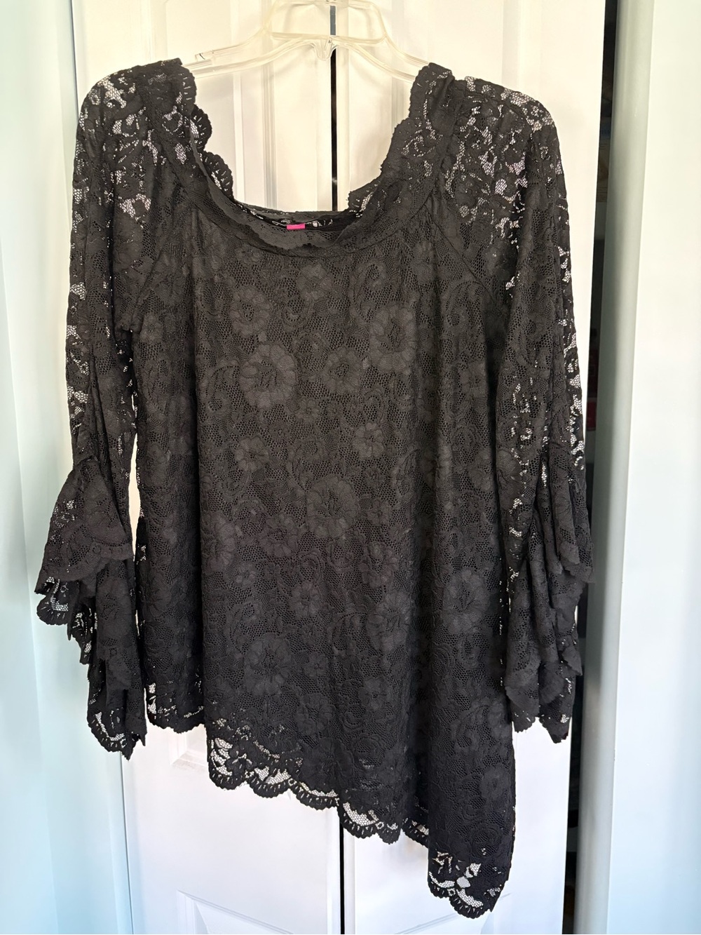 Vince Camuto Black Floral Lace Bell Sleeve Tunic